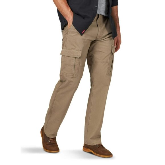 NWT WRANGLER SZ 30 X 30 Men's Relaxed Fit Brown Cargo Pants With Stretch - Picture 1 of 7